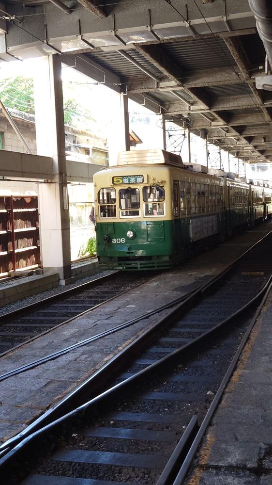 「蛍茶屋」行きの路面電車。名前だけが行き先表示に残る
